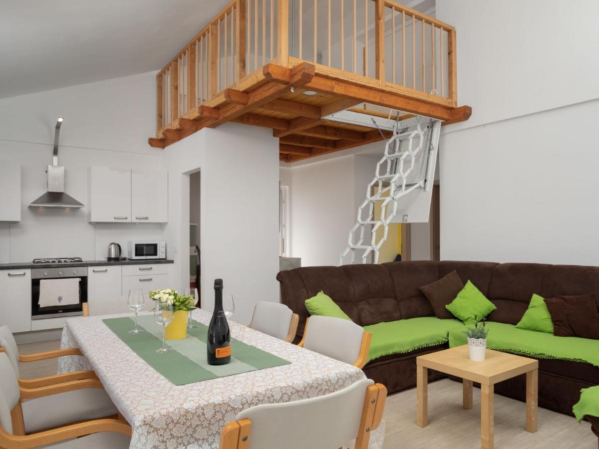 Dobrinj Holiday Home Lavendel - Mlk159 By Interhome מראה חיצוני תמונה