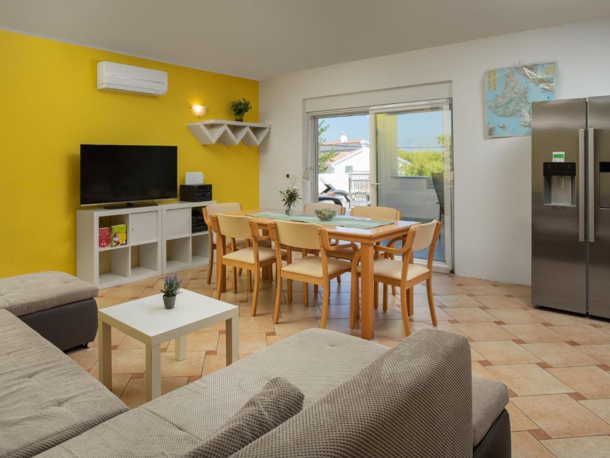 Dobrinj Holiday Home Lavendel - Mlk159 By Interhome מראה חיצוני תמונה