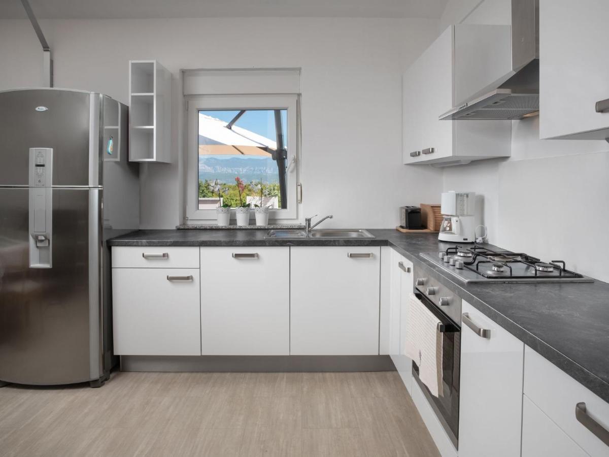 Dobrinj Holiday Home Lavendel - Mlk159 By Interhome מראה חיצוני תמונה