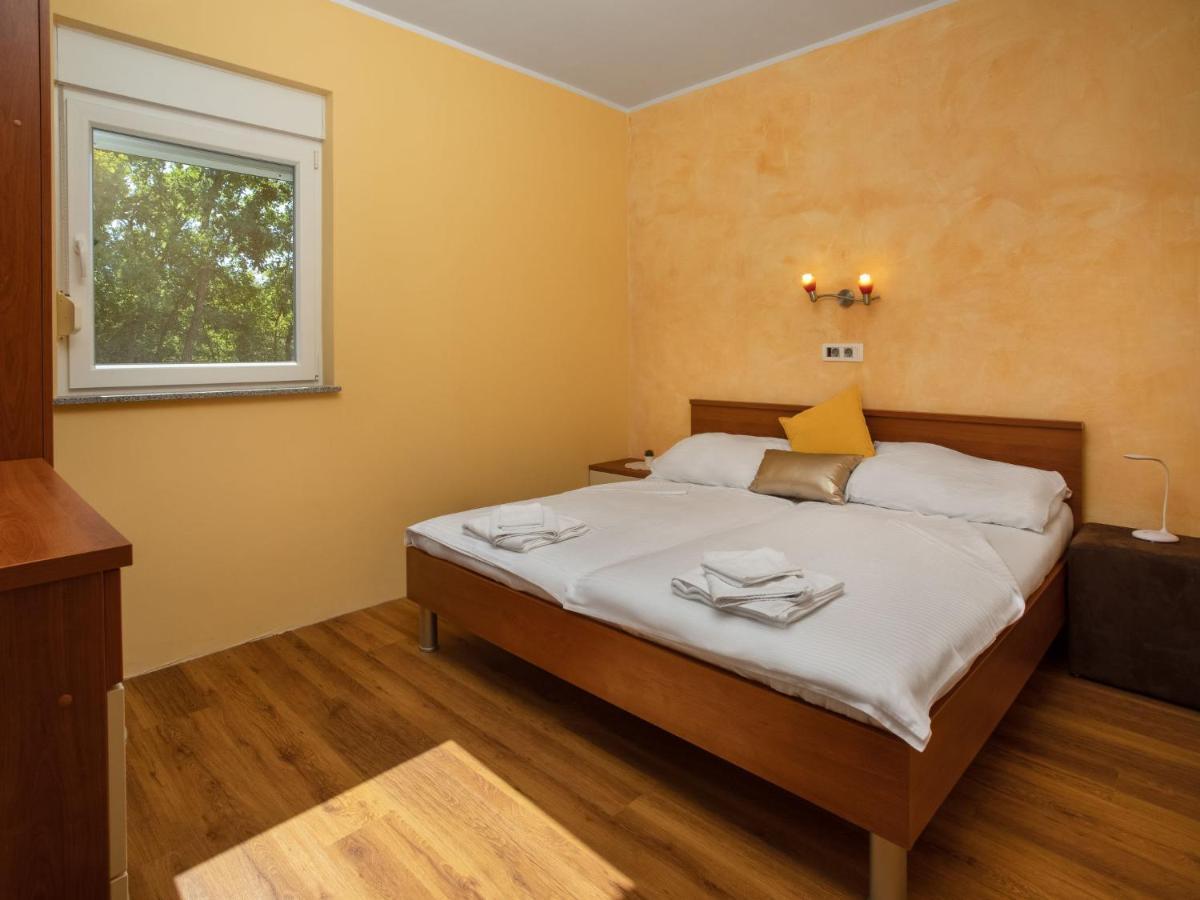 Dobrinj Holiday Home Lavendel - Mlk159 By Interhome מראה חיצוני תמונה